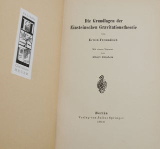 Die Grundlagen der Einsteinschen Gravitationstheorie