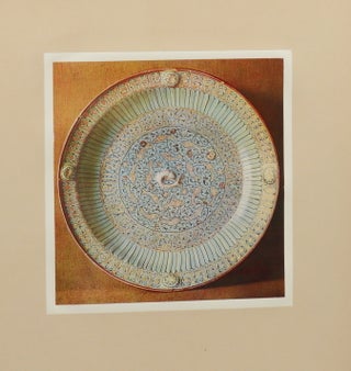 La céramique dans l'art musulman: Recueil de cent planches en couleurs reproduisant les plus belles pièces originales choisies dans les musées et les collections privées françaises et étrangères.
