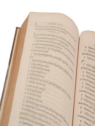Mosis Libri V, cum Iohannis Caluini Commentariis. Genesis seorsum: reliqui quator in formam harmoniae digesti.