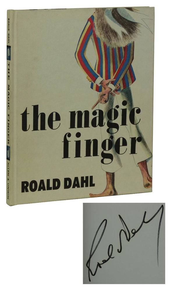 Item #170520010 The Magic Finger. Roald Dahl.